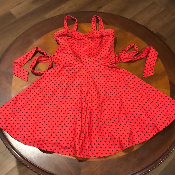 Dresses & Skirts - Polka Dot 50’s Style Circle Dress XS